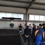 photo_5201798384866936990_y