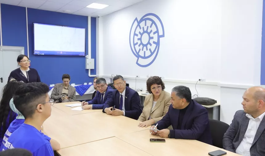 Фон.00_09_35_17.Still008