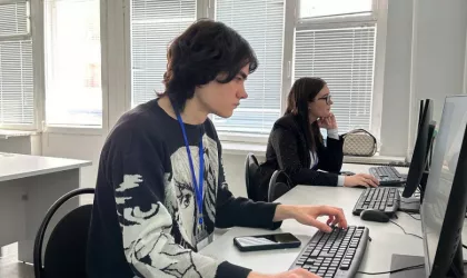 photo_5438603262157771411_y