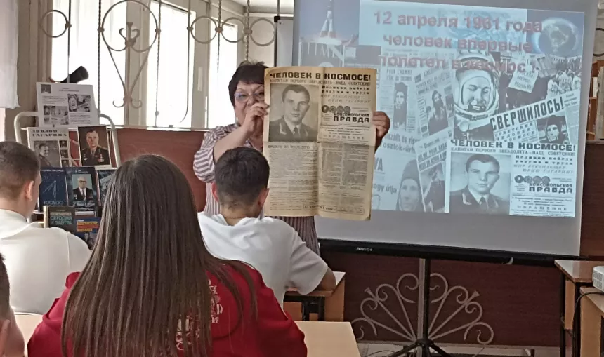 1.Фото поставить первым