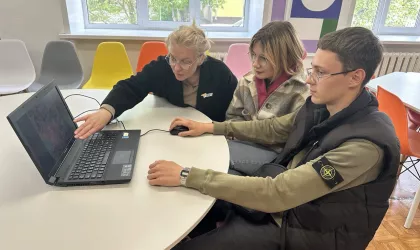 Работа с нейросетью по созданию знамени