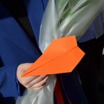 Студент 1 курса с самолетиком