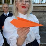 Советник директора с самолетиком