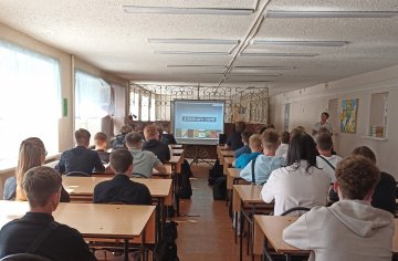 1. Фото поставить первым