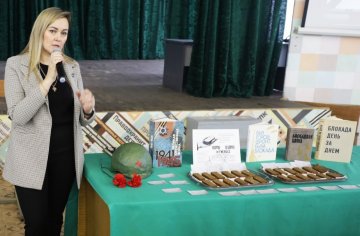 1.Поставить первым