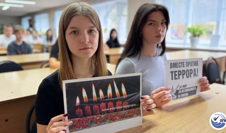 photo_5321127419756803951_y